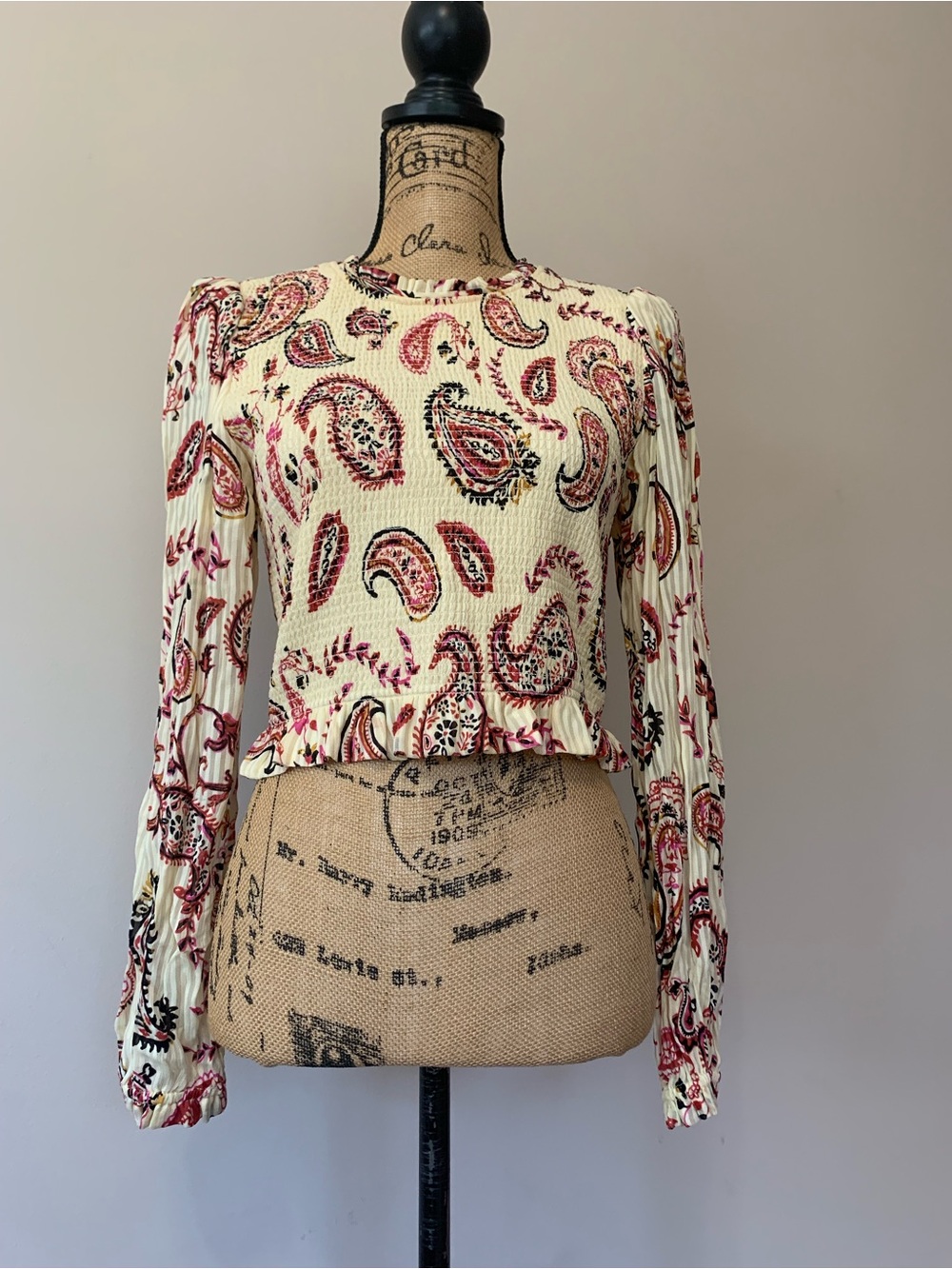 WILFRED Lilith ladies 100% viscose cropped Paisley print top size Medium VVGUC+